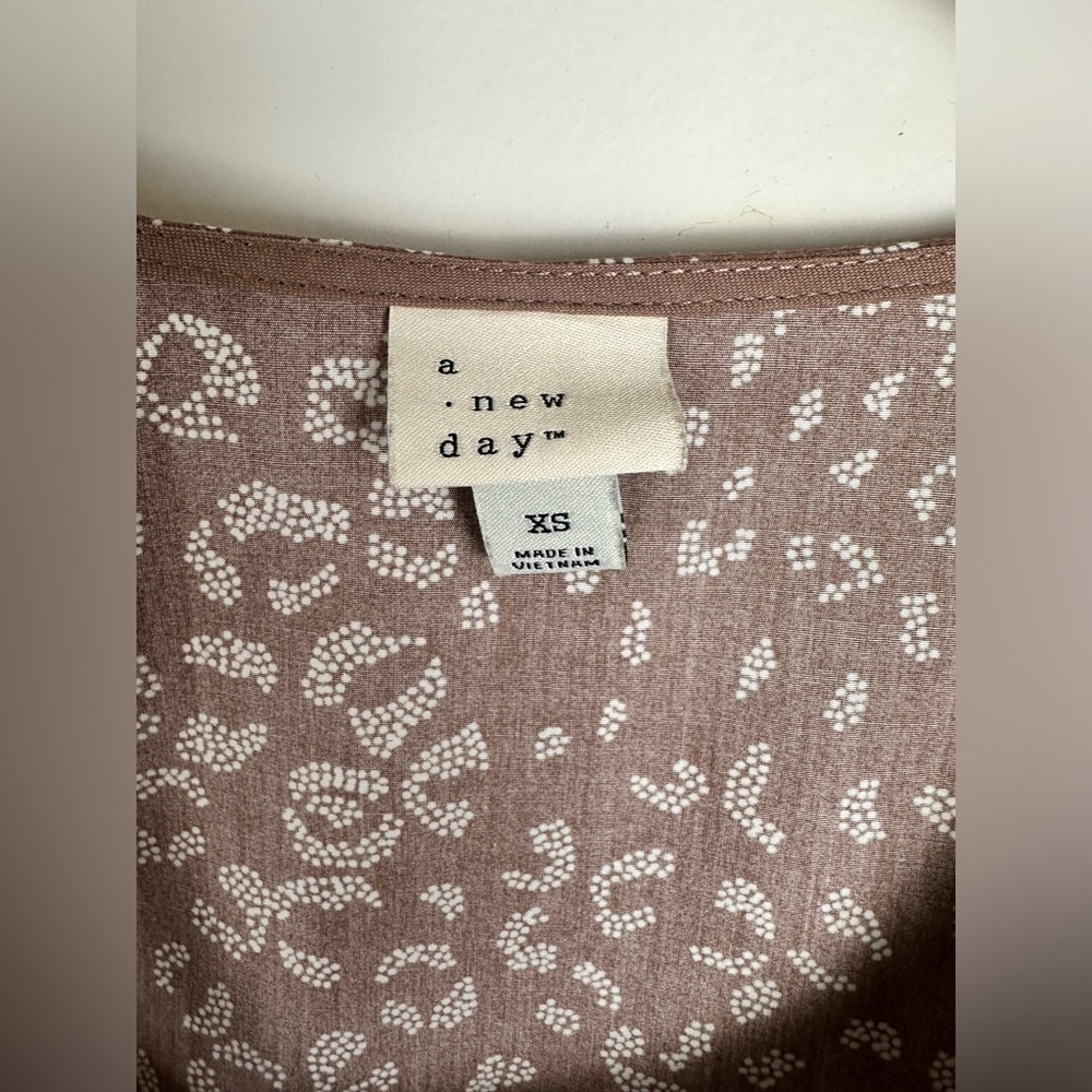 A New Day Tiered Dress Women XS Short Sleeve Pockets Brown Leopard Print Peasant - Picture 3 of 8